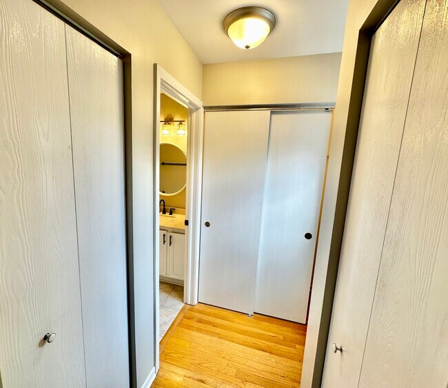 Building Photo - 1226 Clearview Ct