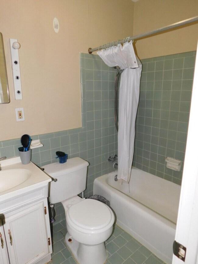 Building Photo - UT condo for lease