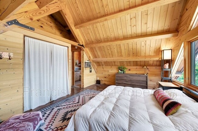 Building Photo - 2689 Daisy Ln