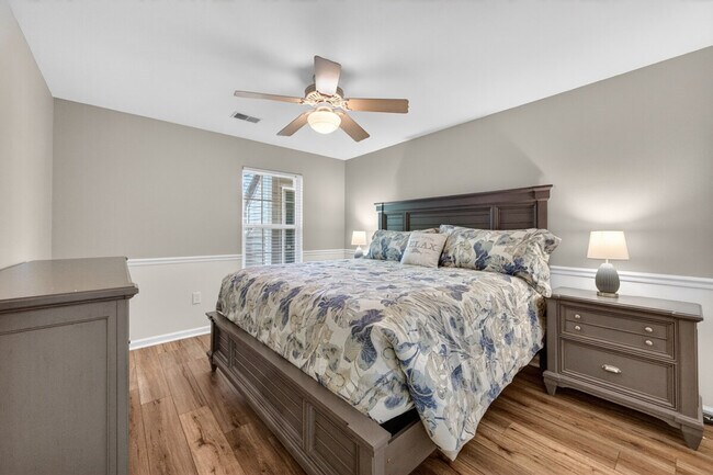 Building Photo - 641 Blue Stem Dr