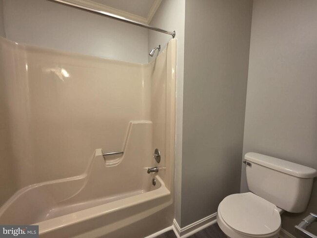 Building Photo - 830 Larch Way