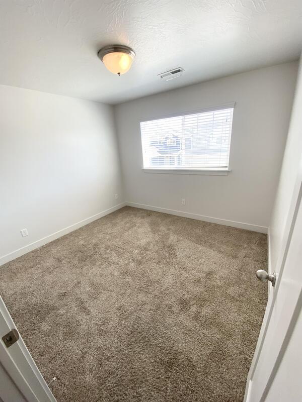 Building Photo - 521 N 20 W