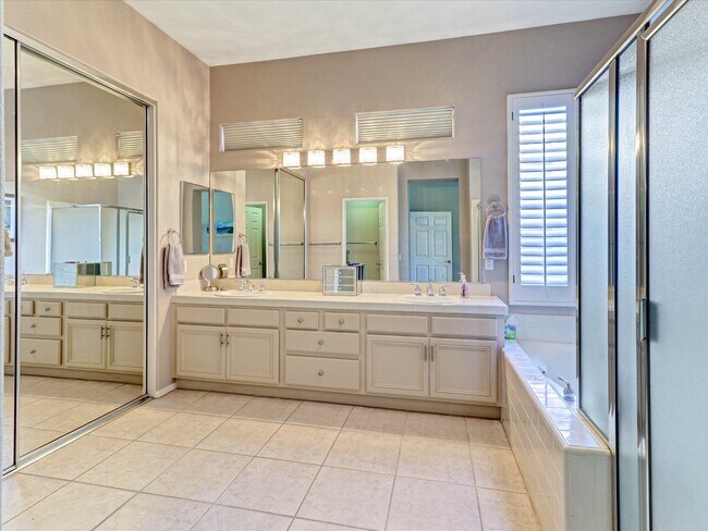 Building Photo - 77573 Ashberry Ct