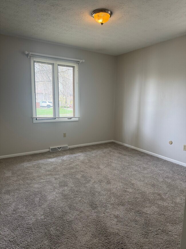 Building Photo - 1148 Hempstead Ct