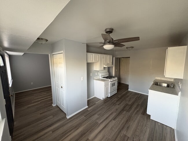 Building Photo - 24843 Mayfair St