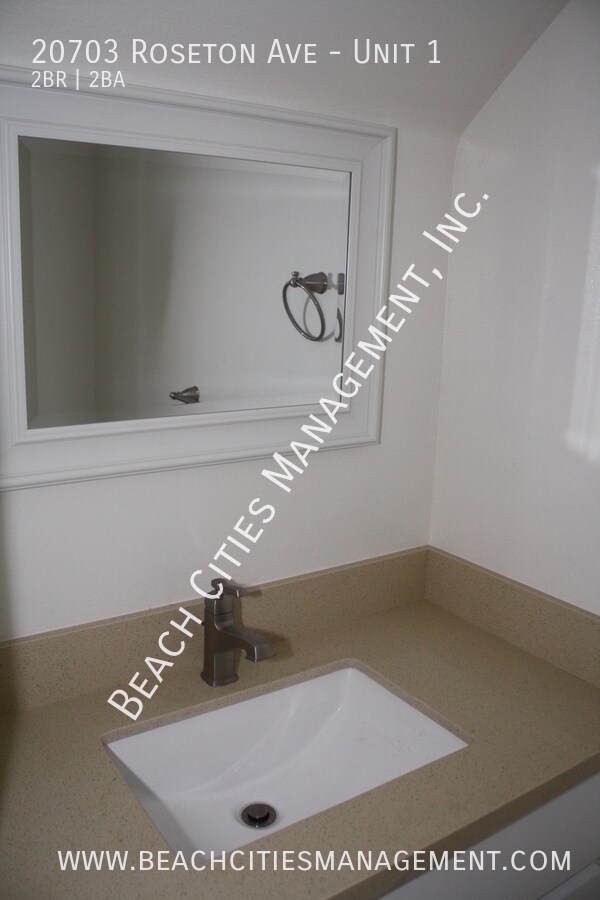 Building Photo - 20703 Roseton Ave