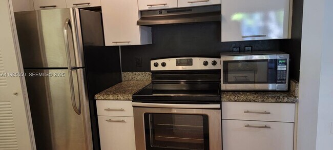 Building Photo - 2113 Renaissance Blvd