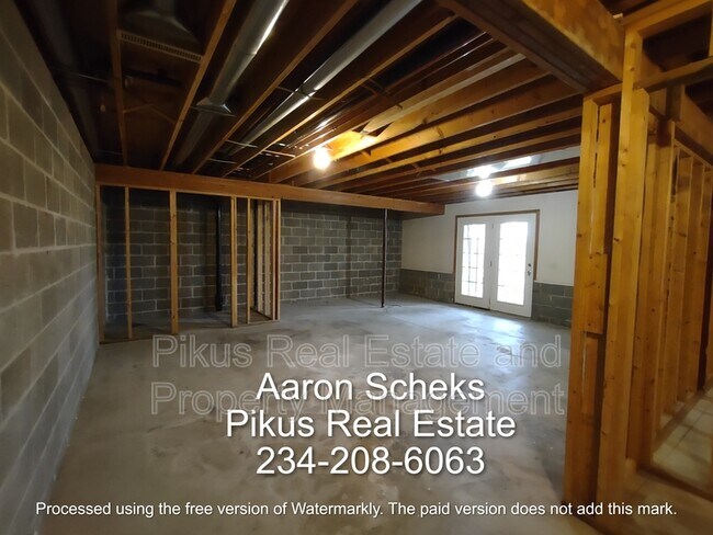 Building Photo - 4987 Shawn Cir NW