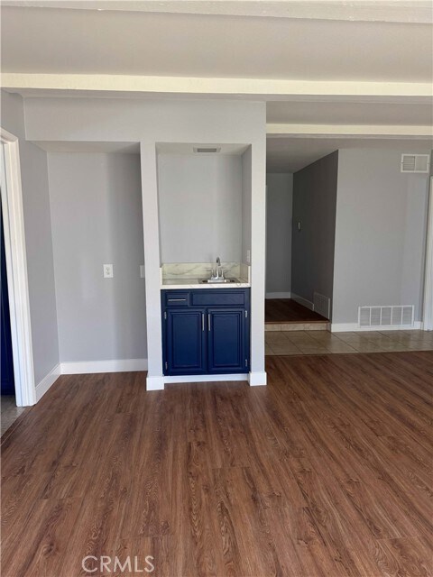 Building Photo - 1100 N Baxter St