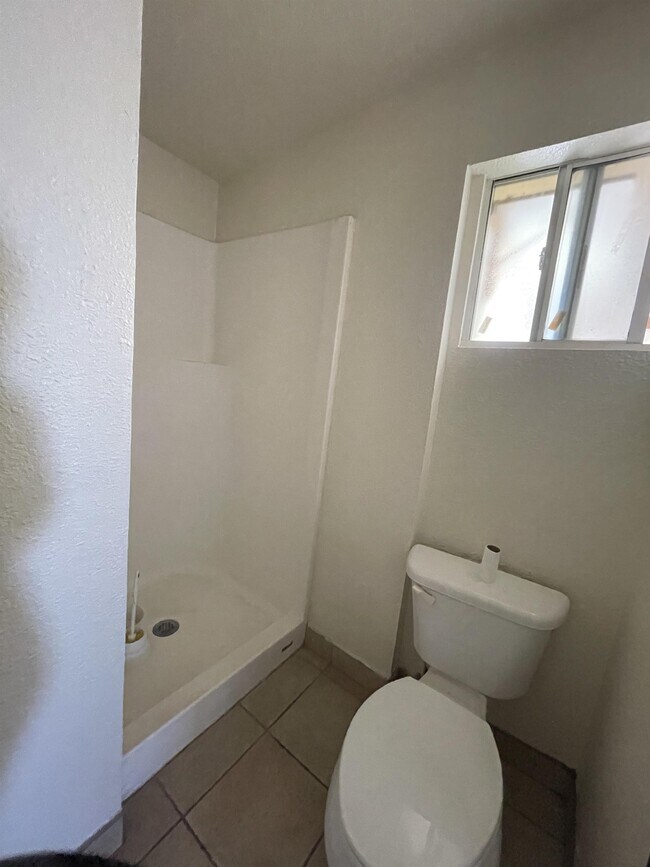 Building Photo - 3215 Wyoming Ave