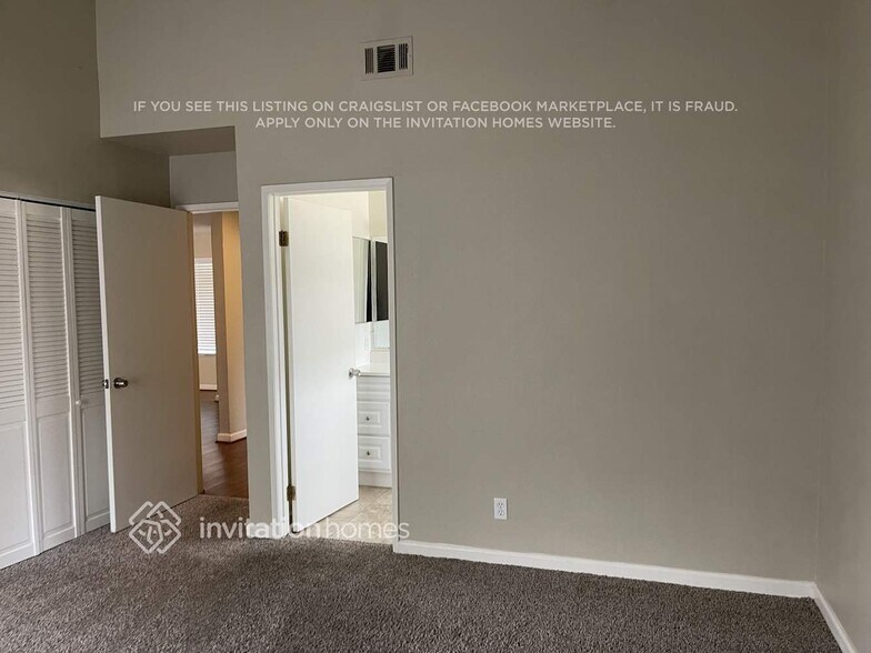 Building Photo - 1200 Skyline Dr