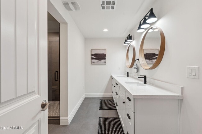 Building Photo - 5339 E Osborn Rd