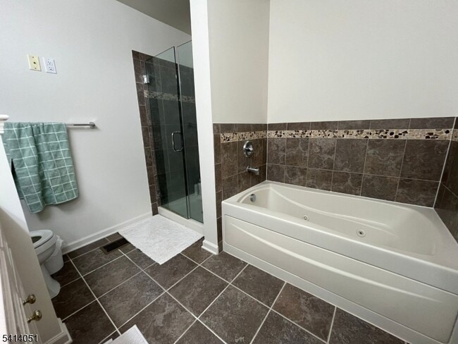 Building Photo - 18 Ashley Ct