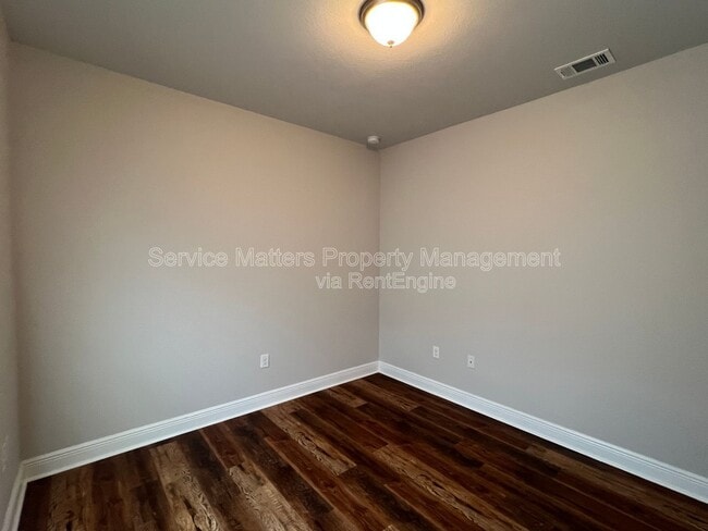 Building Photo - 5257 Parkside Dr