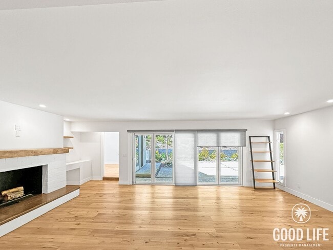 Building Photo - Stunning 3BR Home in Santa Ana with Private  Large Yard, Modern Upgrades & 2-Car Garage