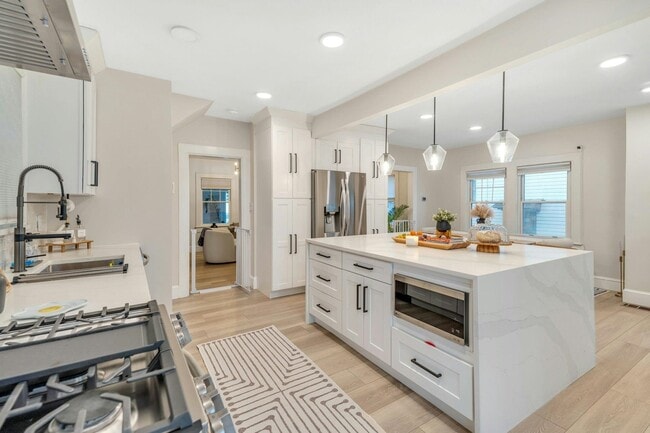 Building Photo - 67 Hillcrest Rd