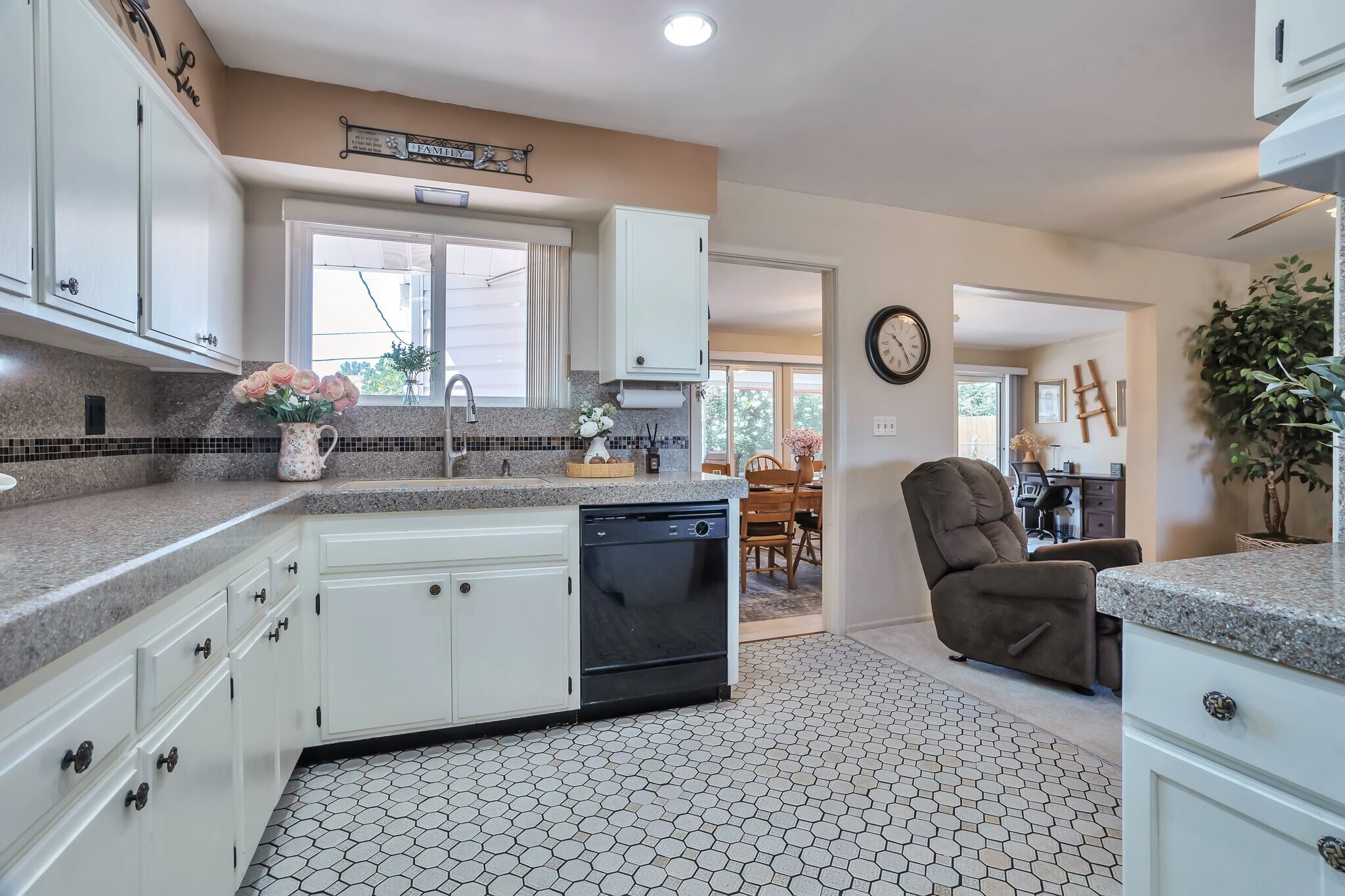 Building Photo - 10113 W Pebble Beach Dr