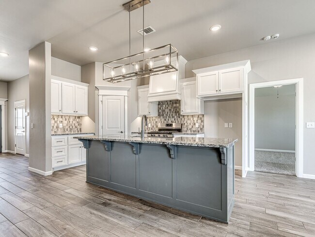 Building Photo - Newer Home in Ironstone + 3 bedrooms + 2 bathrooms + Edmond Schools