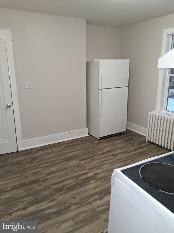 Building Photo - 223 S Grand St