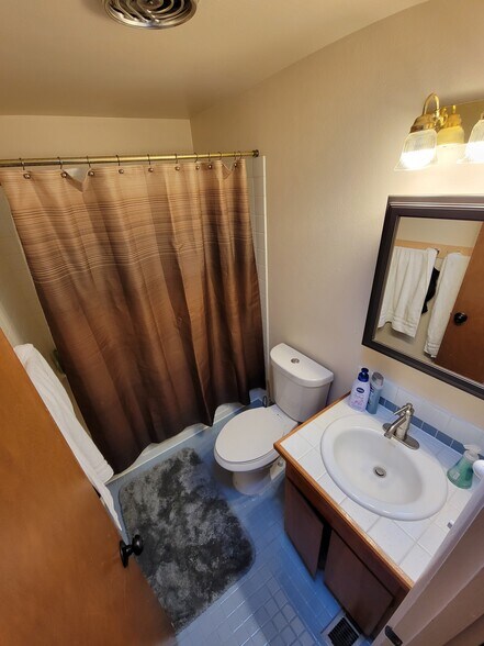 Bathroom #2 - 8111 NE 27th St