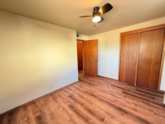 Building Photo - 1049 E 2nd Ave