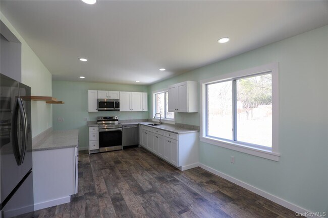 Building Photo - 111 Zandhoek Rd