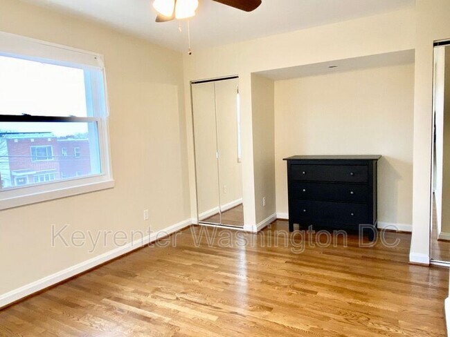 Building Photo - 5514 Chillum Pl NE