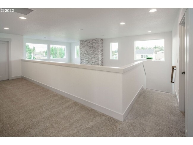 Building Photo - Charming Newer Model Home!