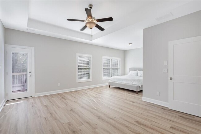 Building Photo - 1859 Commons Pl NW