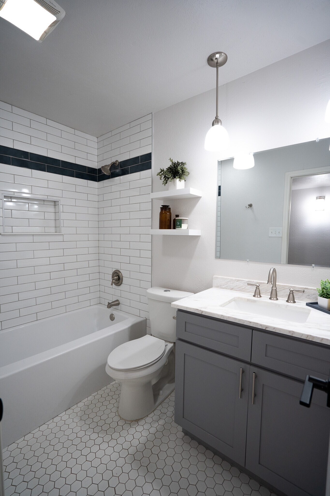 Building Photo - 5097 Roberts Dr