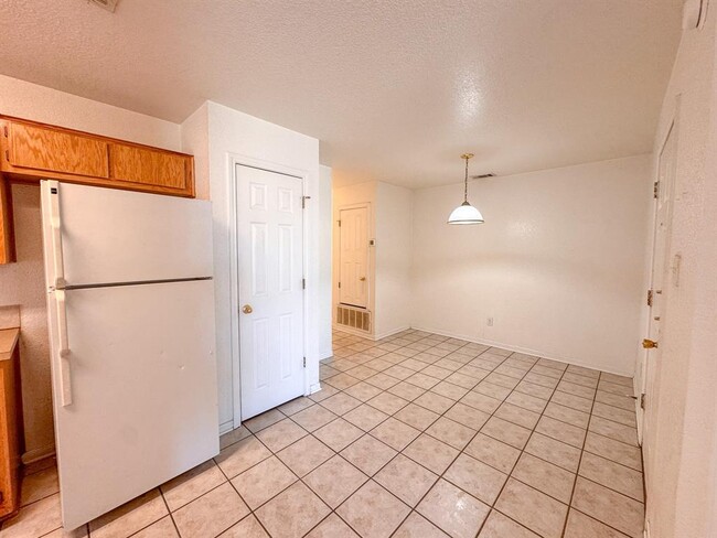 Building Photo - 4209 Thunder Creek Dr