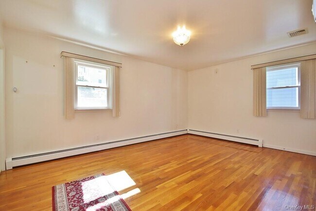 Building Photo - 570 Manville Rd
