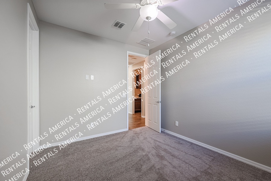 Building Photo - 3725 E Turley St