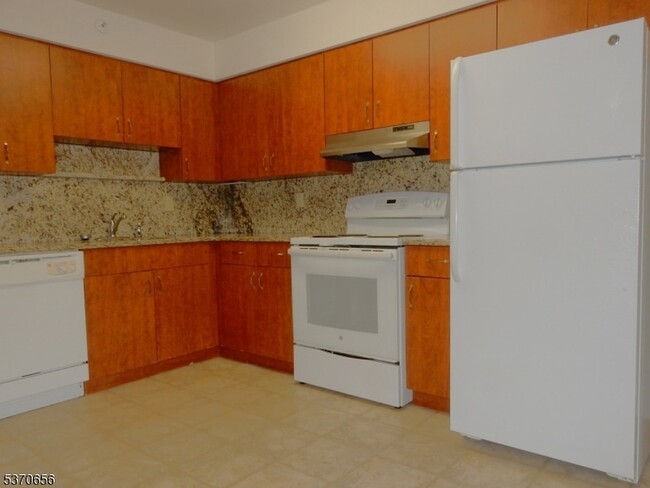 Building Photo - 50 Jane Dr