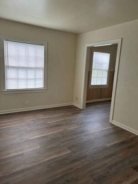 Building Photo - 2919 Avenue J