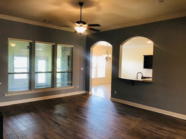 Building Photo - $250 OFF MOVE IN SPECIAL-TURTLE CREEK-GATED-BENTON-BEAUTIFUL HOME-NEAR CYPRESS BLACK BAYOU