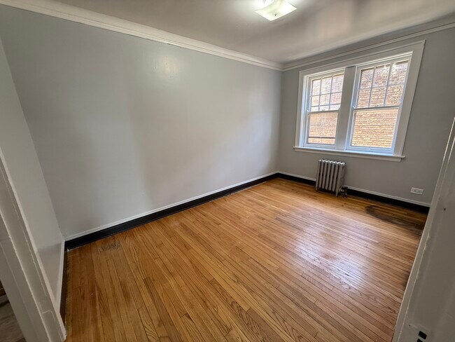 Building Photo - 5912 W 26th St