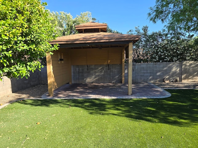 Building Photo - 7865 E Rooner Dr