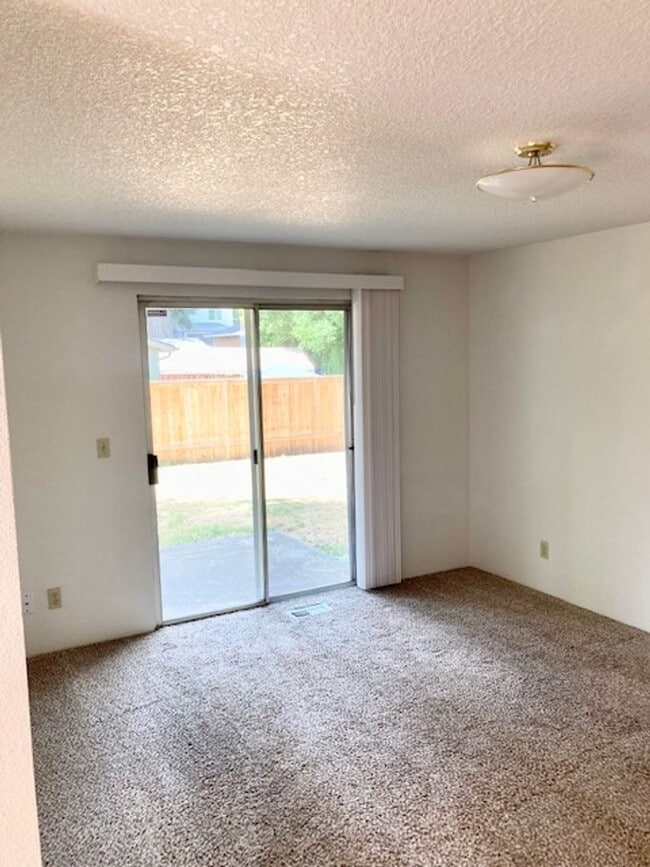 Building Photo - Charming 3 Bedroom, 2 Bathroom Gresham Home