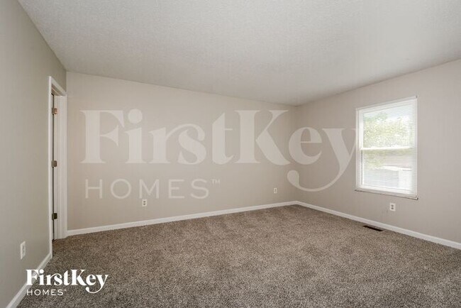 Building Photo - 4610 Chippewa Way