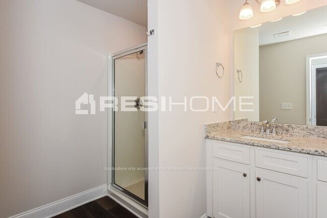 Building Photo - Newly Built Home! Receive one month FREE r...