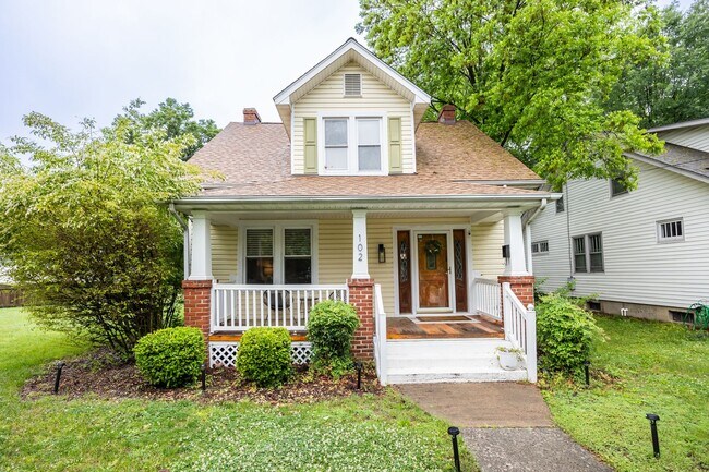 Primary Photo - Quaint 2 Bedroom 1 Bath Home in Forest Hil...