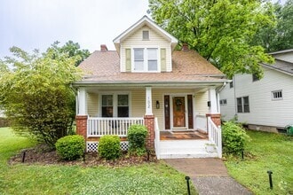 Building Photo - Quaint 2 Bedroom 1 Bath Home in Forest Hil...