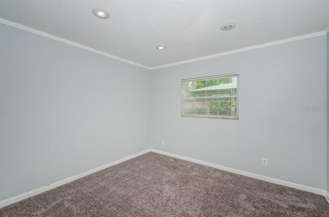 Building Photo - 408 S Aurora Ave