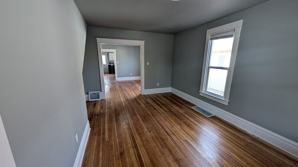 Building Photo - 1810 Morrie Ave