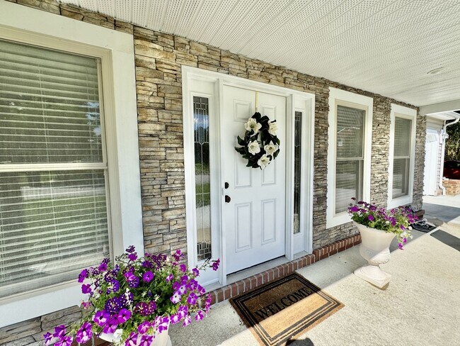 Building Photo - Available NOW! A Unique Home in Wesleyan C...
