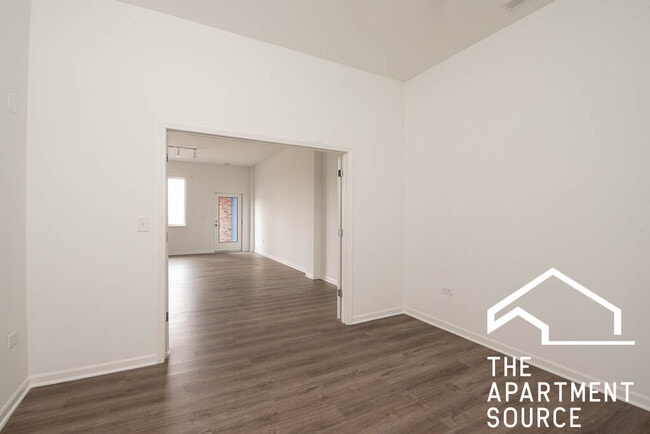 Building Photo - 2550 S Wabash Ave