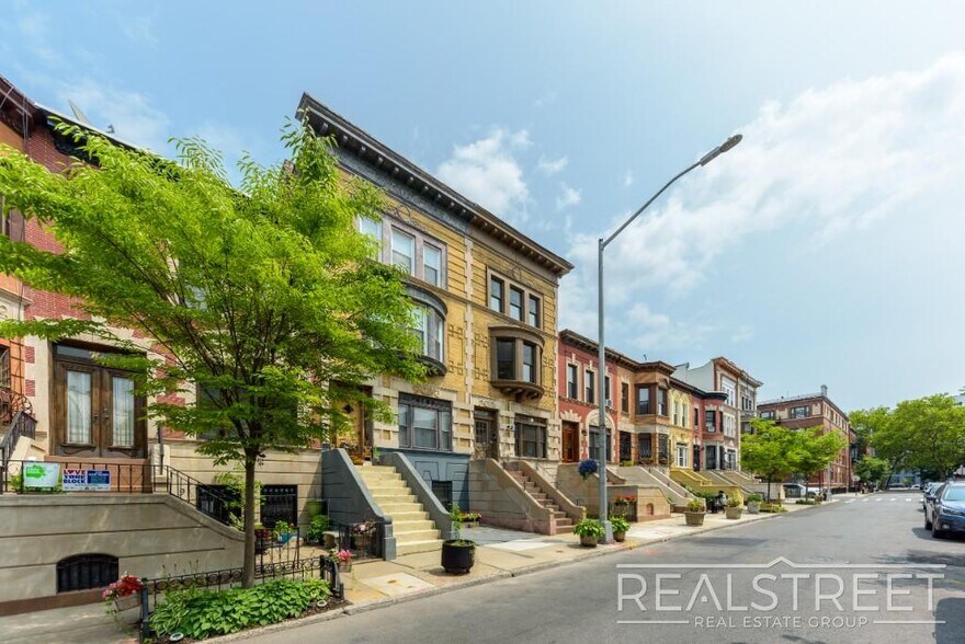 Building Photo - Stunning Brand New 2 Bed 2 Bath in Historic Crown Heights Townhouse