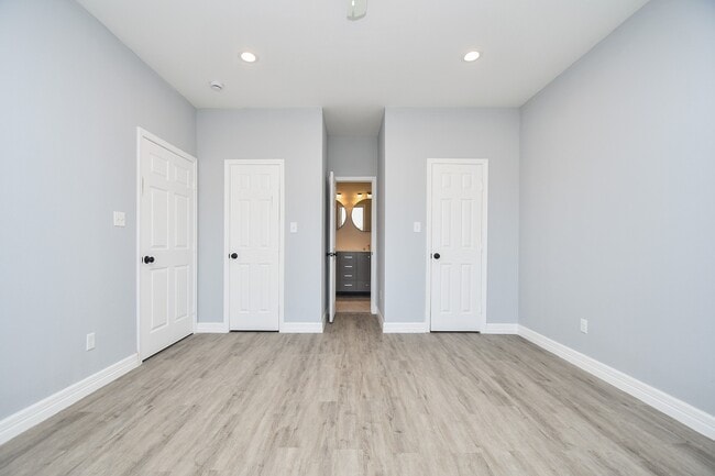Building Photo - 10322 Rancho Bernardo Ln