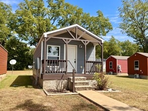 Building Photo - 1 Bedroom/1 Bathroom Tiny Home Cottage in Sulphur Rock